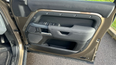 Land Rover Defender 3.0 D250 X-Dynamic SE 110 5dr Auto Diesel Estate